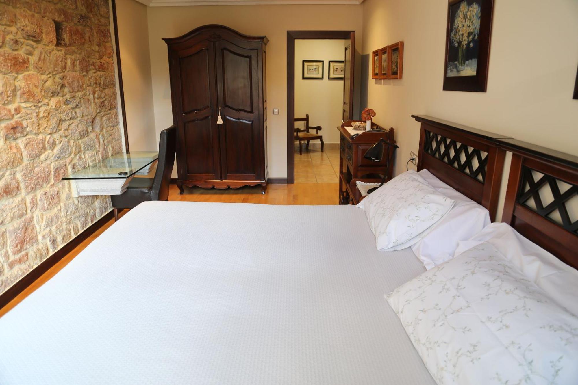 Apartamentos La Pontiga *** インフィエスト エクステリア 写真